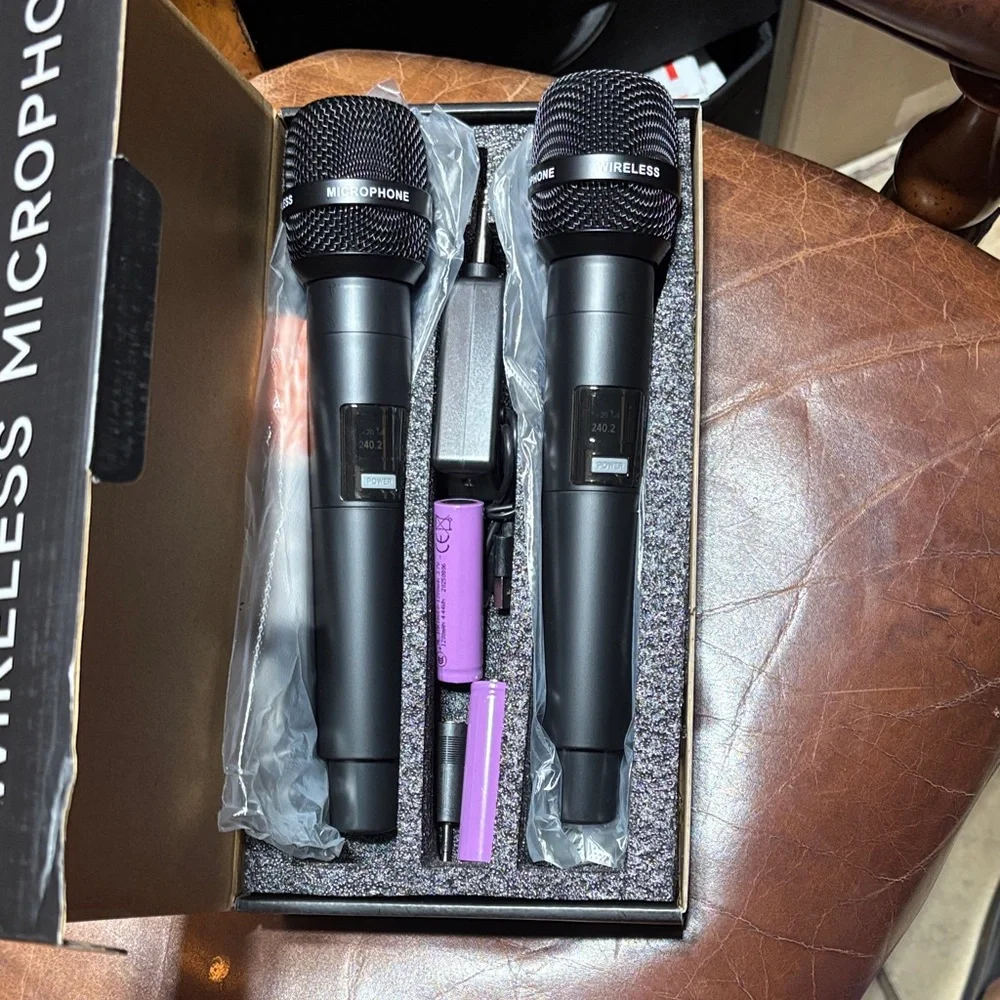 Premium Black Wireless Microphone Set